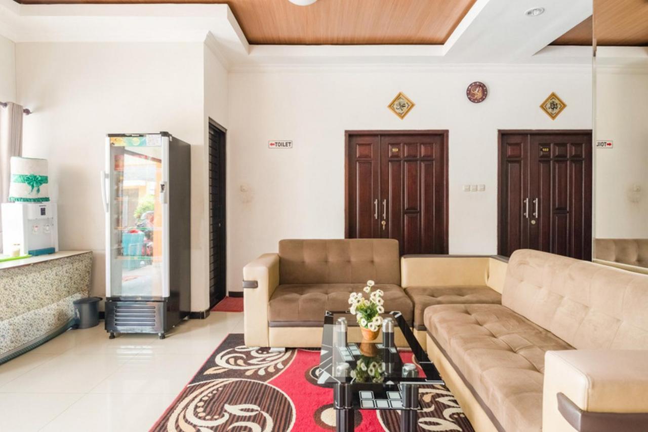 RedDoorz Syariah @ Jalan Simpang Gajayana Hotel Malang Luaran gambar